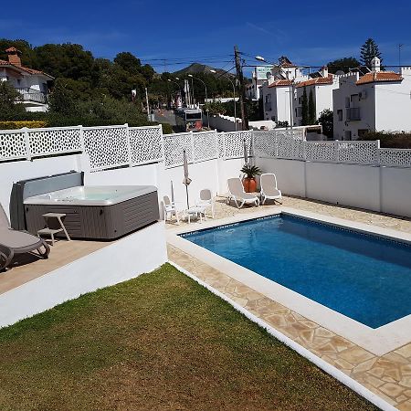 Villa - Zeezicht, Zwembad Nerja Exteriér fotografie