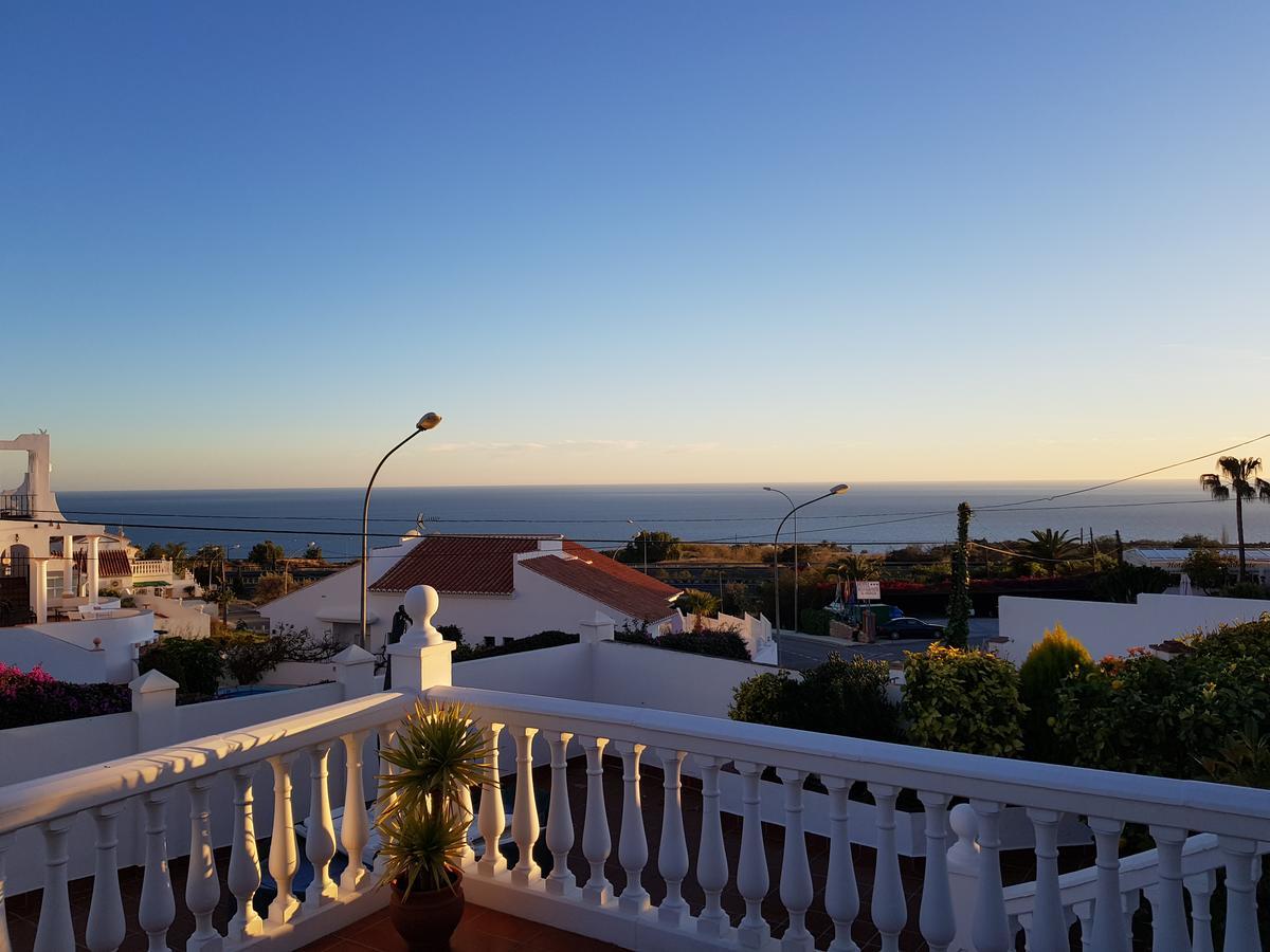 Villa - Zeezicht, Zwembad Nerja Exteriér fotografie